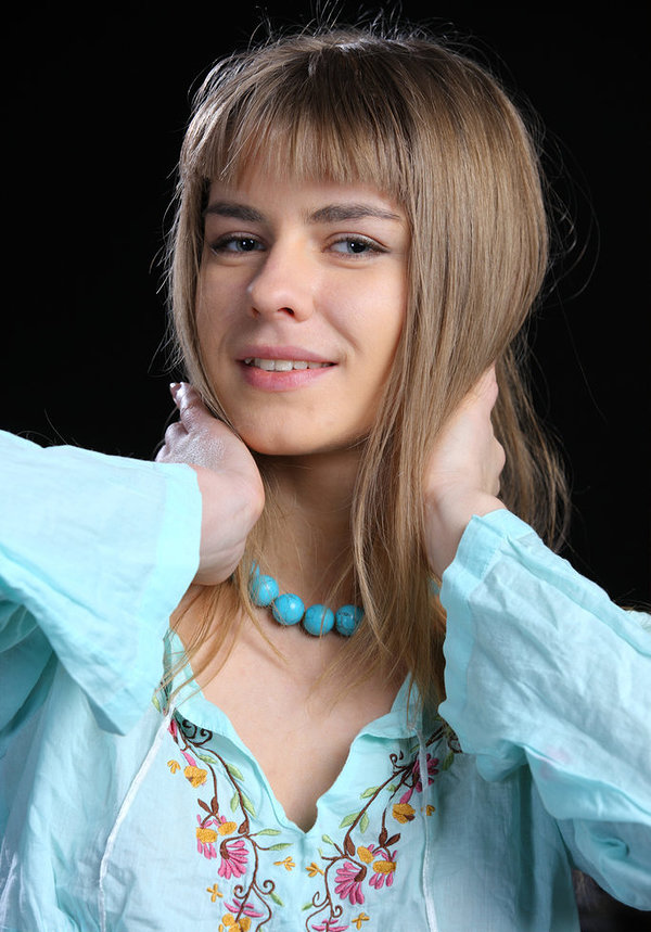 Злата, 23